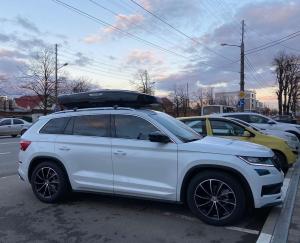 Автобокс Broomer VenАвтобокс Broomer Venture(LS)2130 х 890 х 360 на 450 литров с 2-ух сторонним открытиемture (LS) 2130 х 890 х 360 на 450 литров с 2-ух сторонним открытием
